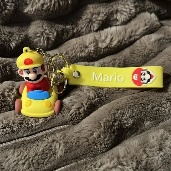 Mario cart key chain - Picture 5 of 9